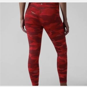 EUC Athleta elation 7/8 Red camo leggings